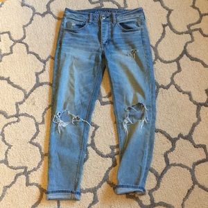 American Eagle destroyed Tomgirl Jeans
